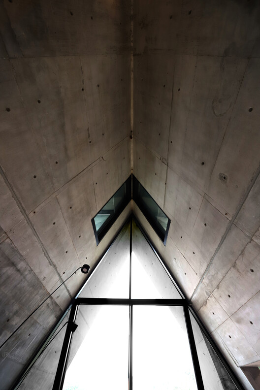 The Gable Villa / Next Office–Alireza Taghaboni The Gable Villa / Next Office–Alireza Taghaboni - Image 8 of 17