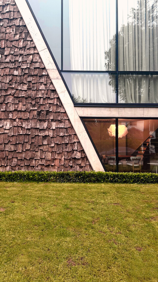 The Gable Villa / Next Office–Alireza Taghaboni The Gable Villa / Next Office–Alireza Taghaboni - Image 11 of 17