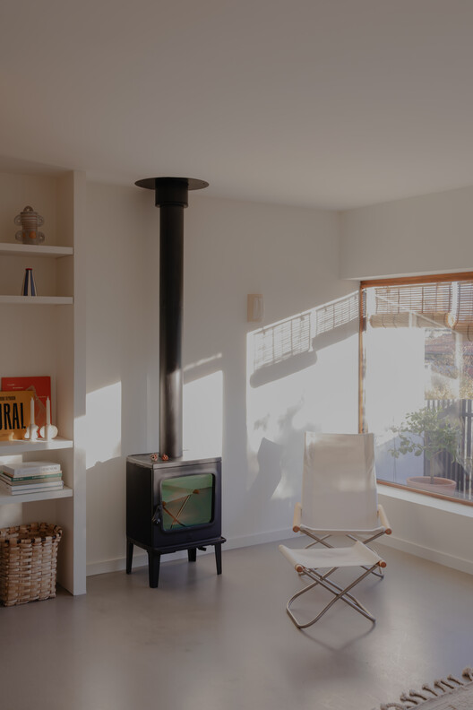 Workers' House Renovation / Cecile Elicagaray Architecte Workers' House Renovation / Cecile Elicagaray Architecte - Interior Photography, Wood, Lighting, Chair