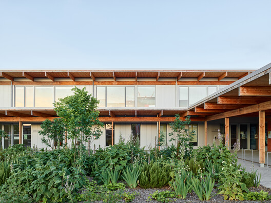 Alain Bertrand School Complex / GGR architectes - Exterior Photography