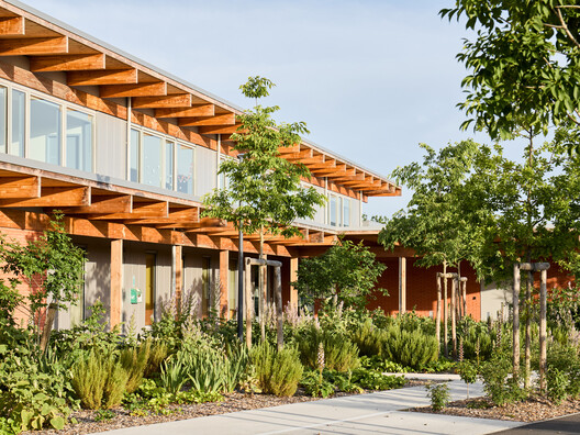 Alain Bertrand School Complex / GGR architectes - Image 7 of 33