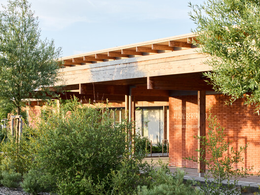Alain Bertrand School Complex / GGR architectes - Exterior Photography, Wood, Garden