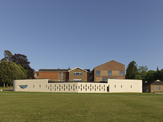 St Raphael's Health and Wellbeing Center / Adam Richards Architects St Raphael's Health and Wellbeing Center / Adam Richards Architects - Exterior Photography, Courtyard