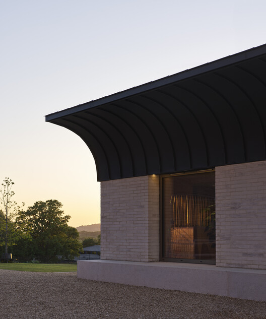 St Raphael's Health and Wellbeing Center / Adam Richards Architects St Raphael's Health and Wellbeing Center / Adam Richards Architects - Exterior Photography