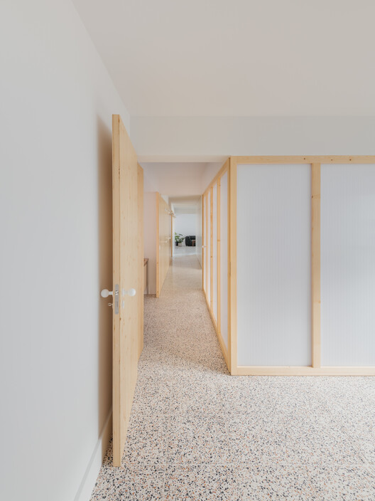 Manuela Porto 10 Apartment / ALA.rquitectos Manuela Porto 10 Apartment / ALA.rquitectos - Image 5 of 28