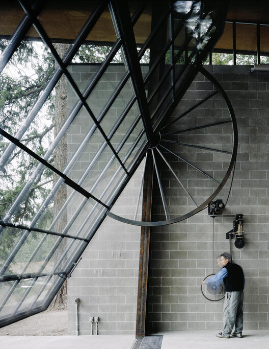 When Architecture Moves: Kinetic Design and the Rituals of Space When Architecture Moves: Kinetic Design and the Rituals of Space - Image 17 of 41