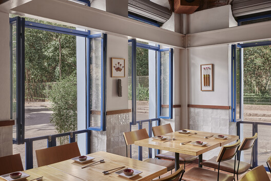 Mitsubá Restaurant / Tadu Arquitetura Mitsubá Restaurant / Tadu Arquitetura - Interior Photography, Wood, Table, Chair, Glass