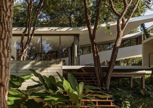 Ascendente House / TETRO Arquitetura Ascendente House / TETRO Arquitetura - Image 4 of 19