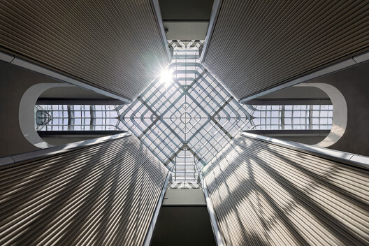 Jia Art Gallery / Foster + Partners Jia Art Gallery / Foster + Partners - Interior Photography, Glass