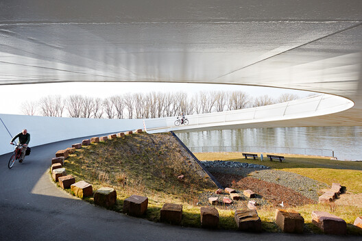 The Metrics We Use Decide the Cities We Build: Urban Indicators and Lived Experience - Image 6 of 7