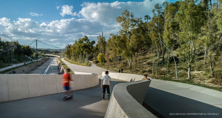 The Metrics We Use Decide the Cities We Build: Urban Indicators and Lived Experience - Featured Image