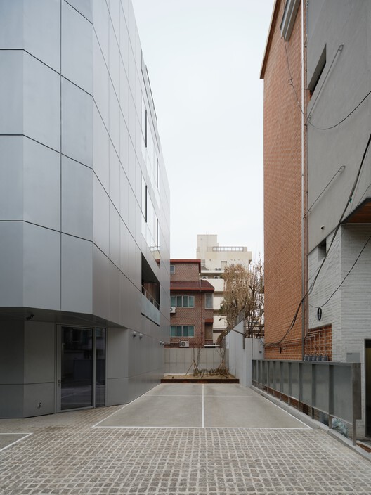 3D Building / FHHH friends - Interior Photography, Concrete