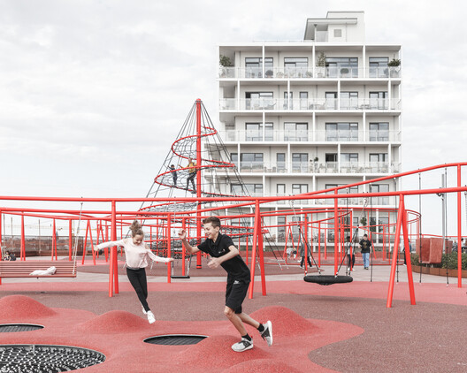 What is the life cycle of urban playgrounds? What is the life cycle of urban playgrounds? - Image 9 of 20