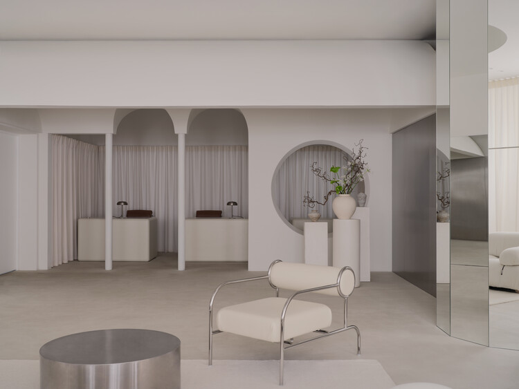 Malli Showroom / UP2DATE architects - Interior Photography, Retail Interiors, Lighting, Chair