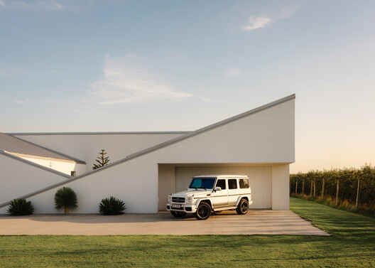 Slope House / SOURCE Architecture Studio - Image 15 of 27