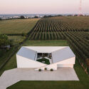 Slope House / SOURCE Architecture Studio - Houses