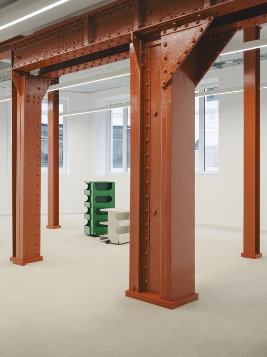 Sentier - Contemporary Workplace / Agathe Marimbert Architecte + Exbrayat Enrico architectes + Romain Granoux architecte - Image 13 of 22