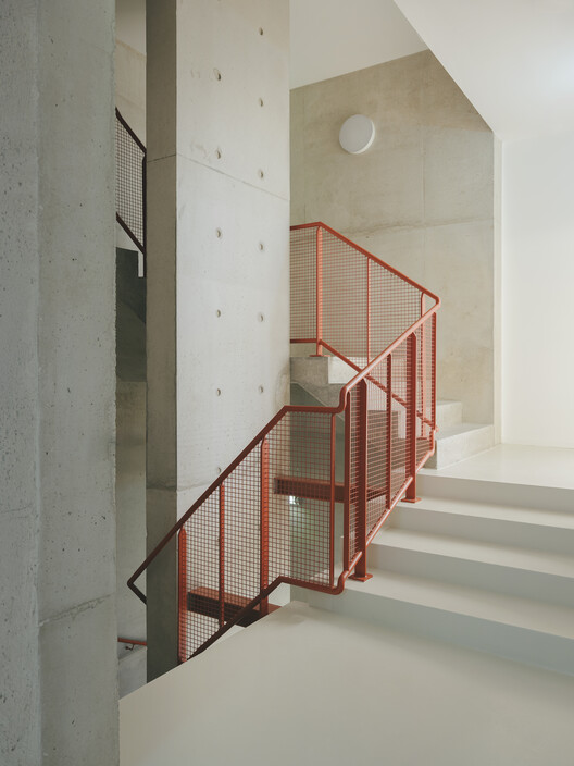 Sentier - Contemporary Workplace / Agathe Marimbert Architecte + Exbrayat Enrico architectes + Romain Granoux architecte - Image 16 of 22