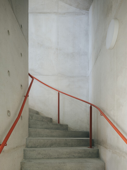 Sentier - Contemporary Workplace / Agathe Marimbert Architecte + Exbrayat Enrico architectes + Romain Granoux architecte - Image 18 of 22