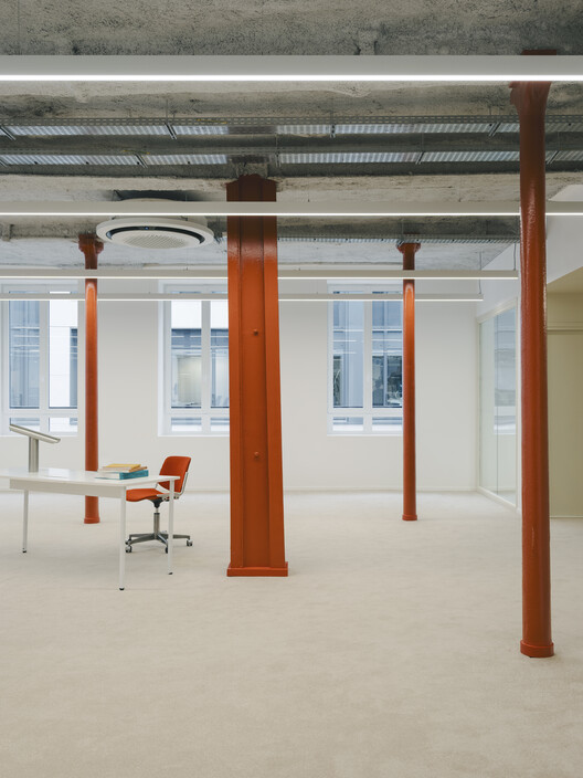 Sentier - Contemporary Workplace / Agathe Marimbert Architecte + Exbrayat Enrico architectes + Romain Granoux architecte - Interior Photography, Column, Beam