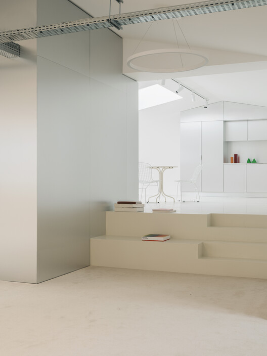 Sentier - Contemporary Workplace / Agathe Marimbert Architecte + Exbrayat Enrico architectes + Romain Granoux architecte - Interior Photography, Lighting