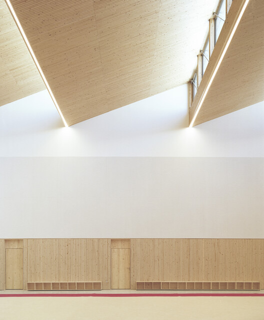 Katia and Maurice Krafft Sports Complex / rhb architectes Katia and Maurice Krafft Sports Complex / rhb architectes - Image 4 of 25