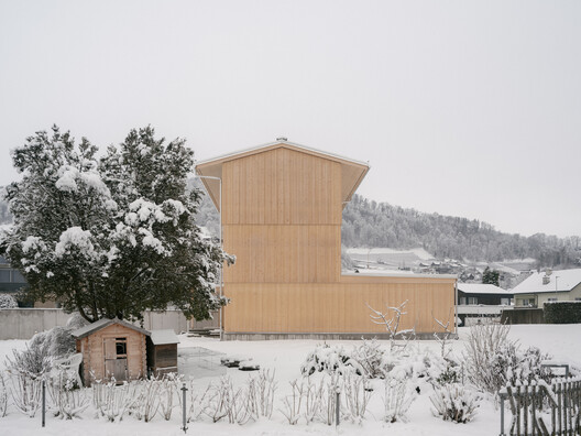 Tower House / kit Tower House / kit - Exterior Photography