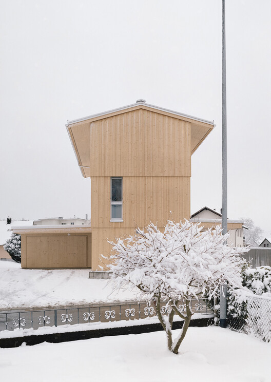 Tower House / kit Tower House / kit - Exterior Photography