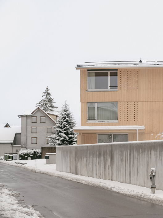 Tower House / kit Tower House / kit - Exterior Photography