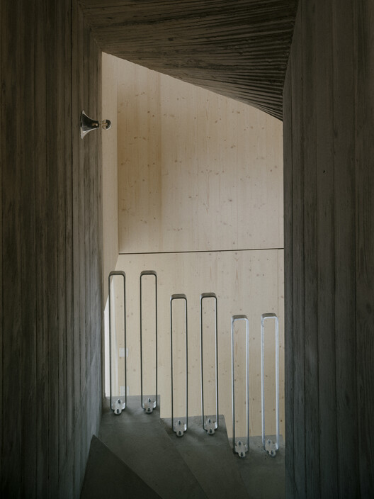 Tower House / kit Tower House / kit - Image 14 of 33