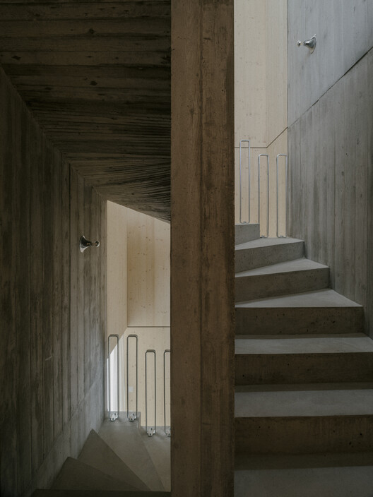 Tower House / kit Tower House / kit - Image 17 of 33