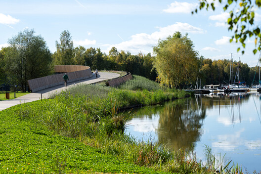 Marina in Tychy / RS + Robert Skitek Marina in Tychy / RS + Robert Skitek - Image 9 of 32