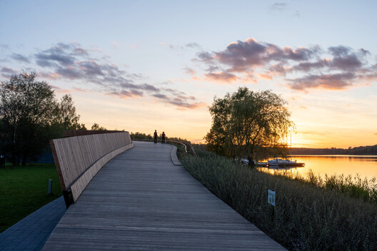 Marina in Tychy / RS + Robert Skitek Marina in Tychy / RS + Robert Skitek - Exterior Photography, Deck