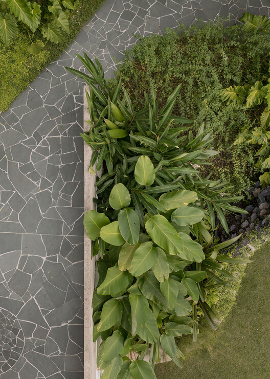 Residencia Azul / Estúdio Orth + Julieta Fialho Paisagismo - Fotografía exterior