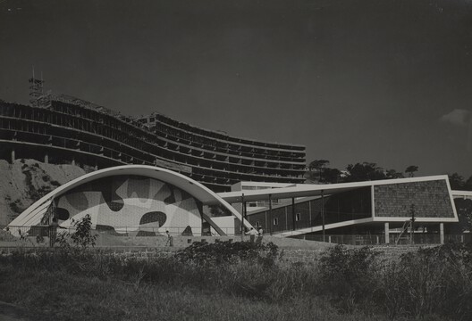 When Modernism Meets Local Resistance: Housing and Urban Friction in Latin America When Modernism Meets Local Resistance: Housing and Urban Friction in Latin America - Image 7 of 25
