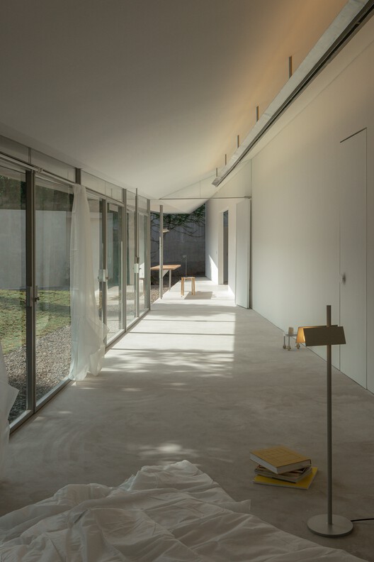 24 m’ House / dua studio 24 m’ House / dua studio - Interior Photography, Concrete