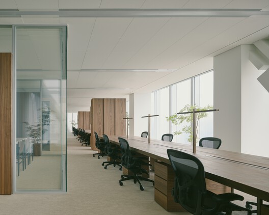 Office H / Minuspluse Design Office H / Minuspluse Design - Interior Photography, Table, Chair, Glass