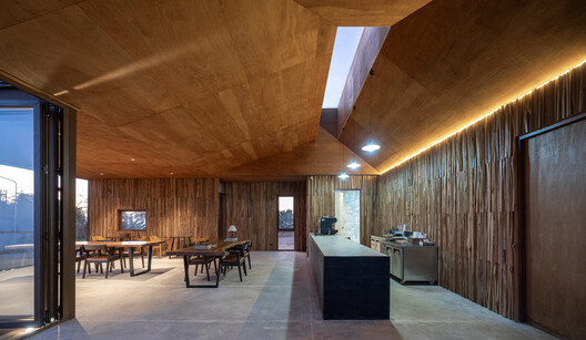 The Wood Cabin / S.O.S Architects - Interior Photography, Wood, Lighting, Beam