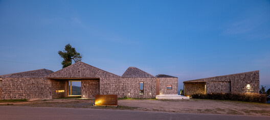 The Wood Cabin / S.O.S Architects - Exterior Photography