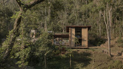 Cabaña del Lago / Matéria Base