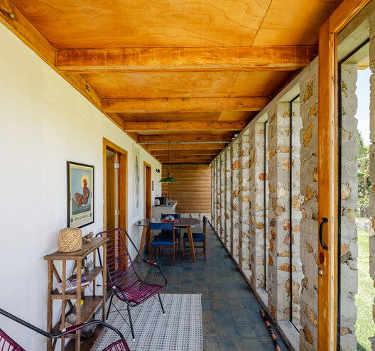 Casa Matita-Perê / Matéria Base - Fotografía interior, Madera, Sillas, Fijación Vigas