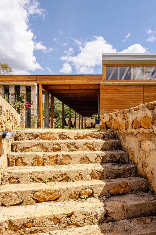 Casa Matita-Perê / Matéria Base - Fotografía exterior, Madera, Escaleras