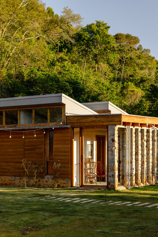 Casa Matita-Perê / Matéria Base - Fotografía exterior, Madera