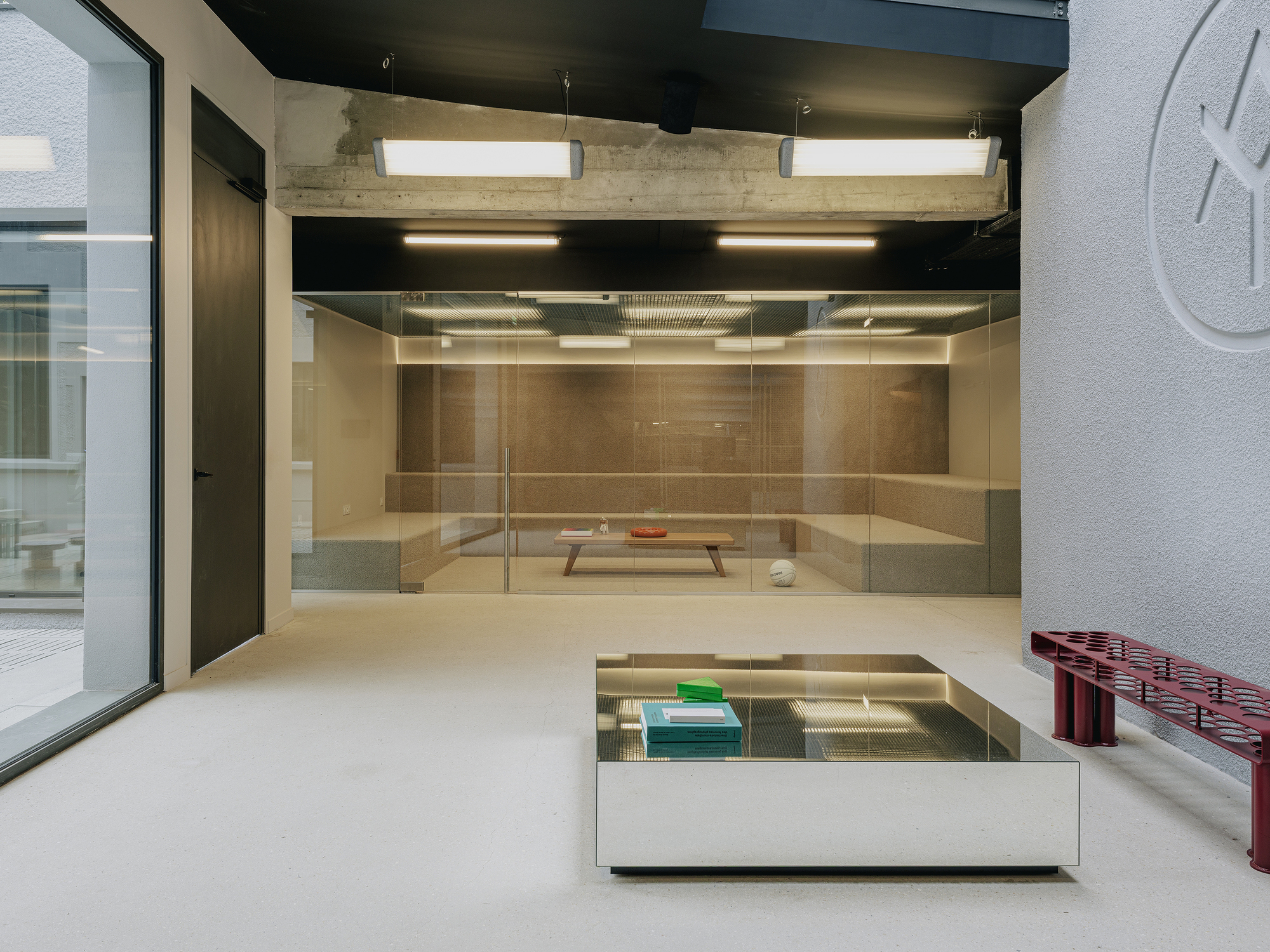 Gallery of Yard House / Exbrayat Enrico architectes - 1