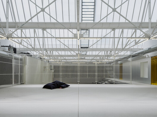 Yard House / Exbrayat Enrico architectes - Image 6 of 29