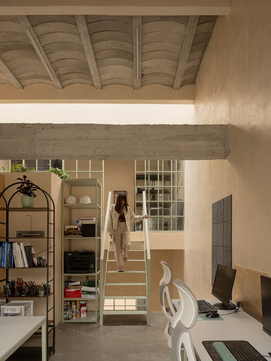WIDOARQUITECTOS Office / WIDOARQUITECTOS - Interior Photography, Wood, Shelving, Lighting, Chair, Stairs