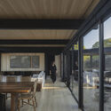 Casa María / Gonzalo Rufin Arquitectos + Manuel Rufin - Fotografía de interiores, comedor, madera, puertas, terrazas