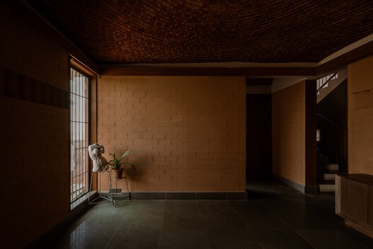 Sudhagar's Mud House / Aagaram Architects - Interior Photography, Wood