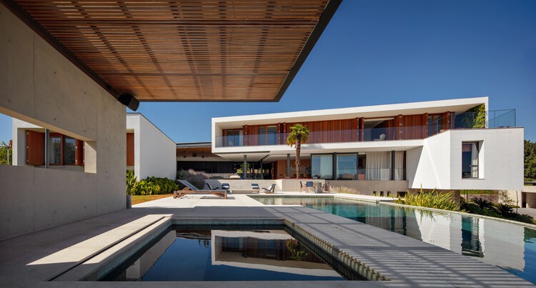 Residência AF / Reinach Mendonça Arquitetos Associados - Casas