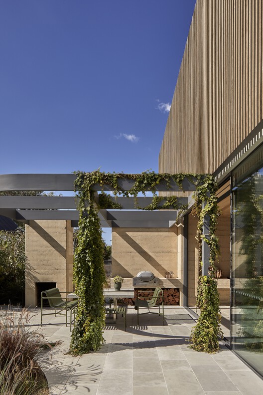 Barwon Dunes House / Eliza Blair Architecture Barwon Dunes House / Eliza Blair Architecture - Exterior Photography, Courtyard